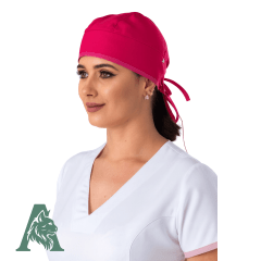 Touca de amarrar confeccionada em gabardine premium, com caimento estruturado, conforto diário e alta durabilidade. Ideal para profissionais que utilizam jalecos e scrubs.